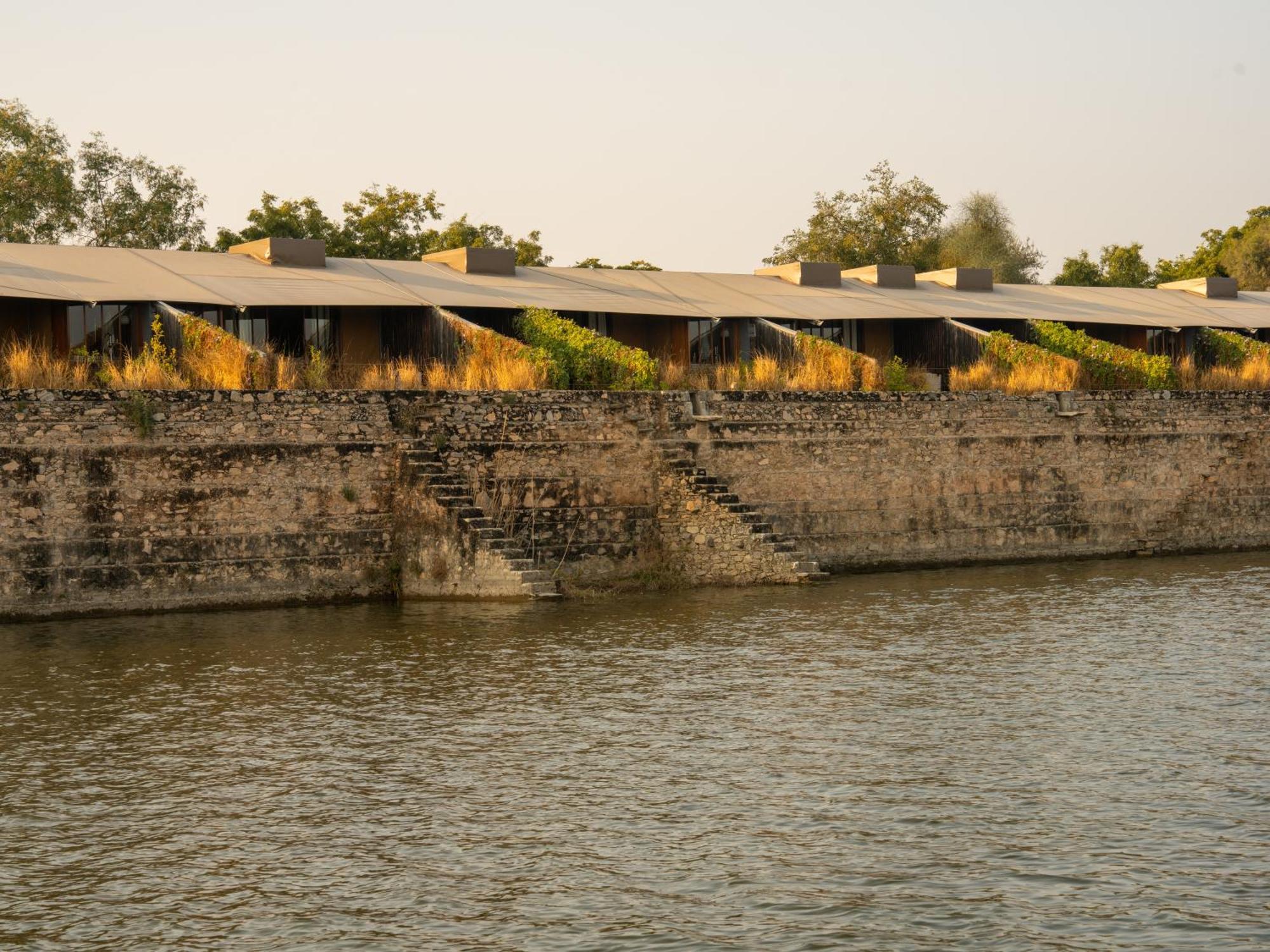 Raas Chhatrasagar, Nimaj, District Pali Exteriör bild